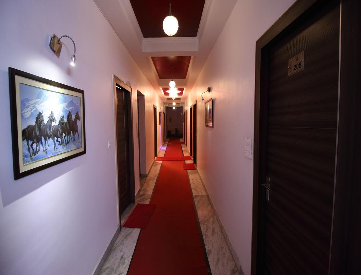 Oyo 2756 Hotel Virasat Gwalior Buitenkant foto