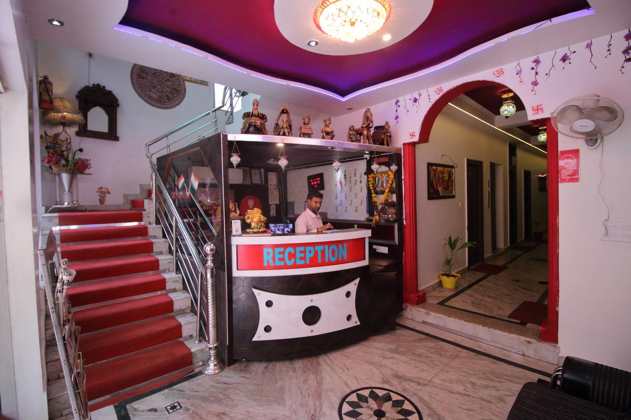 Oyo 2756 Hotel Virasat Gwalior Buitenkant foto