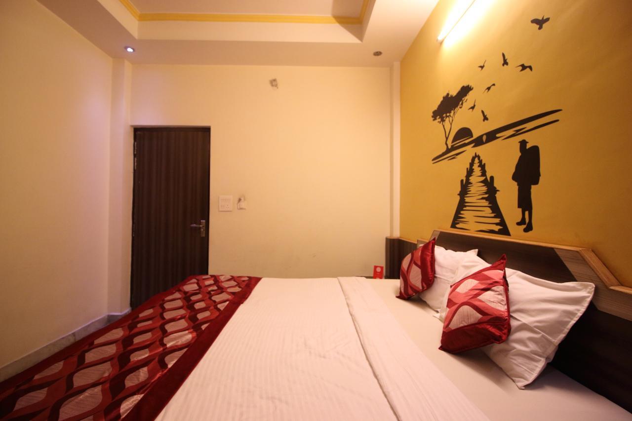 Oyo 2756 Hotel Virasat Gwalior Buitenkant foto